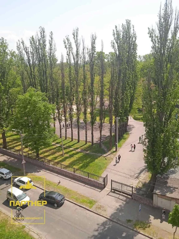 Продаж 3-х кімнатної квартири Кременчук   поряд  із міським