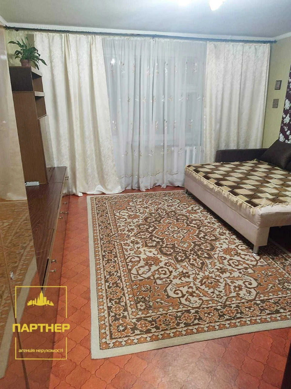 Продаж 3-х кімнатної квартири Кременчук   поряд  із міським