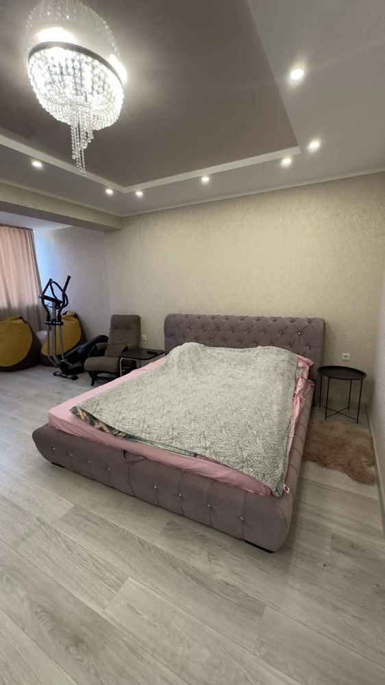 Продам 2-кімн.кв. по вул. І. Сердюка за Розеткою, центр