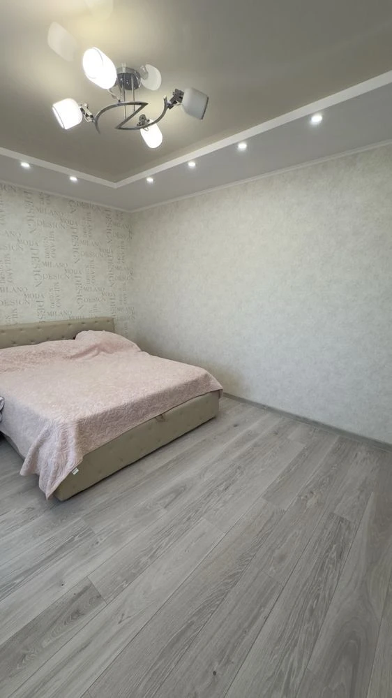 Продам 2-кімн.кв. по вул. І. Сердюка за Розеткою, центр