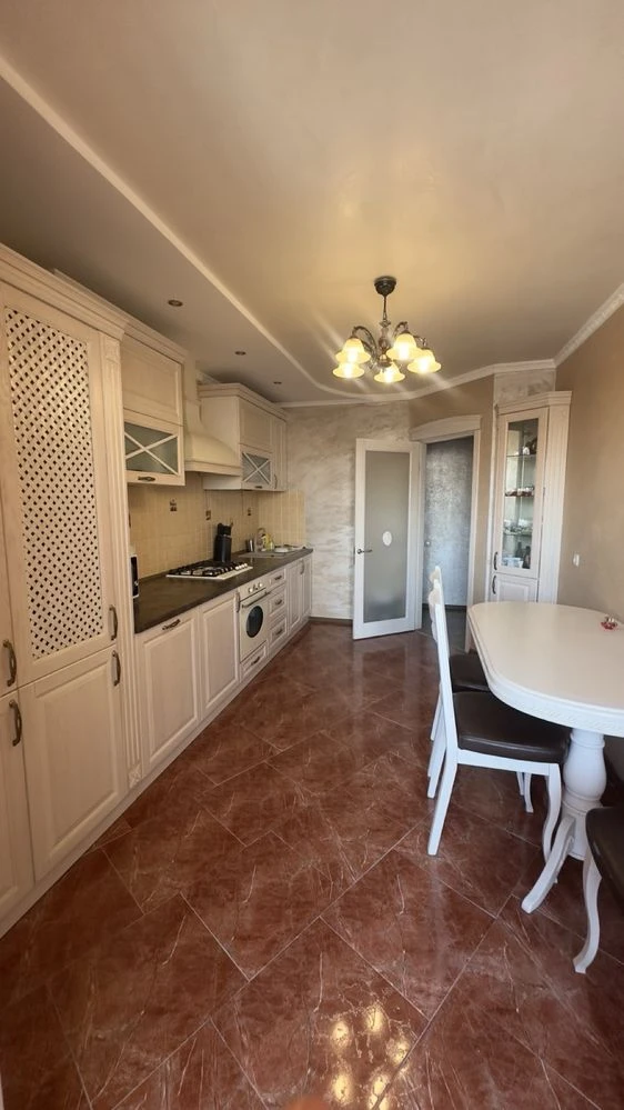 Продам 2-кімн.кв. 88 кв.м по вул.  Маслова, центр