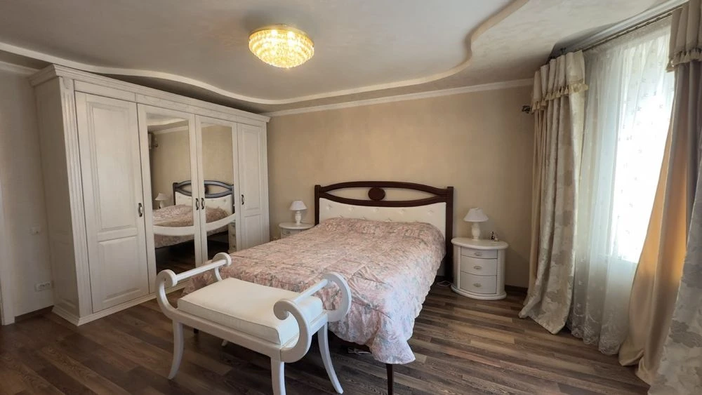 Продам 2-кімн.кв. 88 кв.м по вул.  Маслова, центр