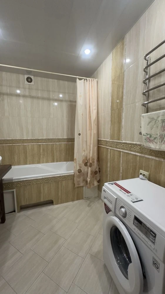 Продам 2-кімн.кв. 88 кв.м по вул.  Маслова, центр
