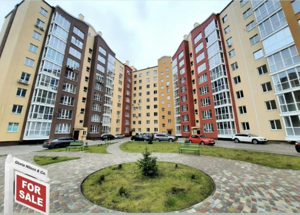 Продам Новобудову в центрі міста