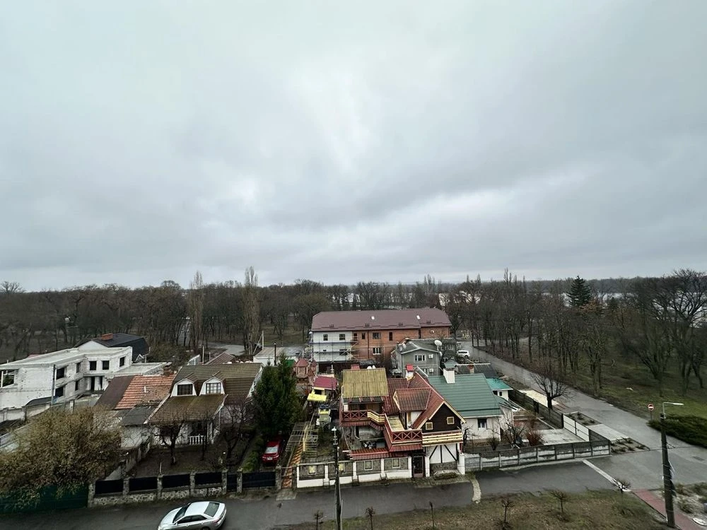 Продам двухуровневую квартиру на Первомайской, р-н Реч.вокза