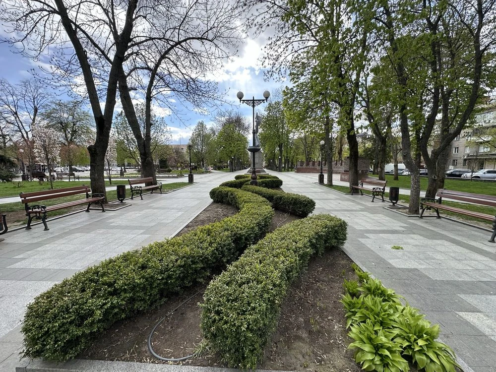 Продаж 2 кімнатної квартири 1 поверх (можливо під офіс), скв
