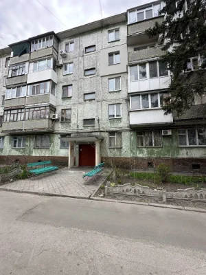 Продаж 2 кімнатної квартири 1 поверх (можливо під офіс), скв