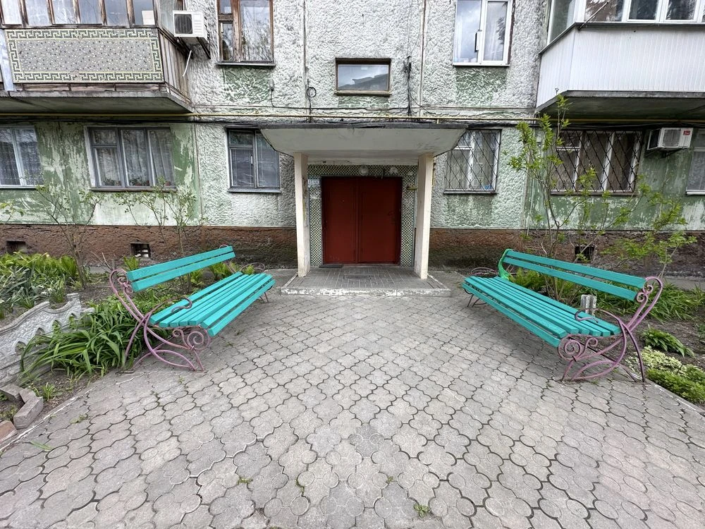Продаж 2 кімнатної квартири 1 поверх (можливо під офіс), скв
