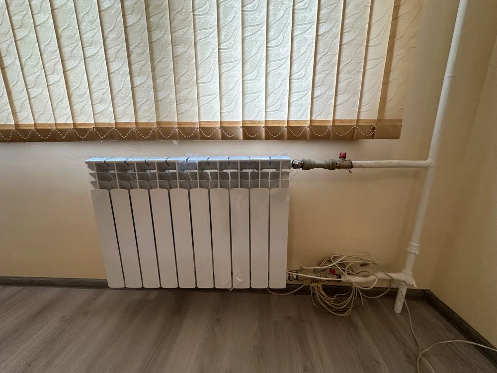 Продаж 2 кімнатної квартири 1 поверх (можливо під офіс), скв