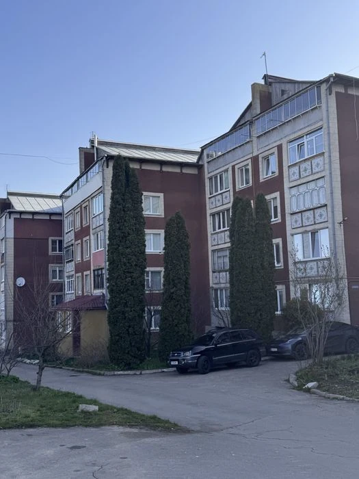 Продається 2к 65 кв.м. 2 пов. вул.Камʼянецька 259/1 Торг