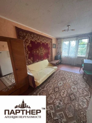 Продам трикімнатну квартиру біля парку Миру.