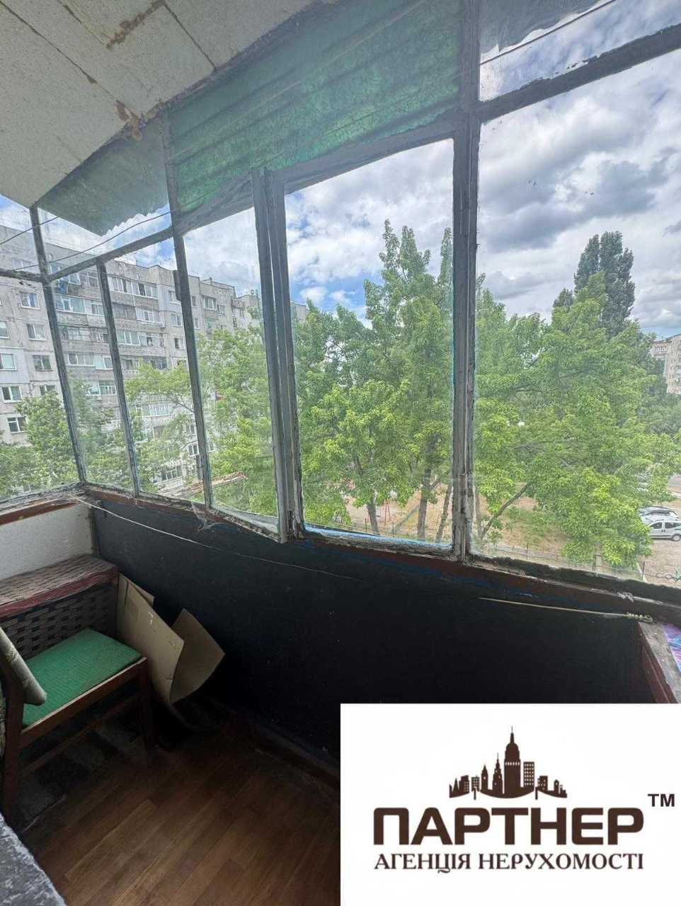 Продам трикімнатну квартиру біля парку Миру.