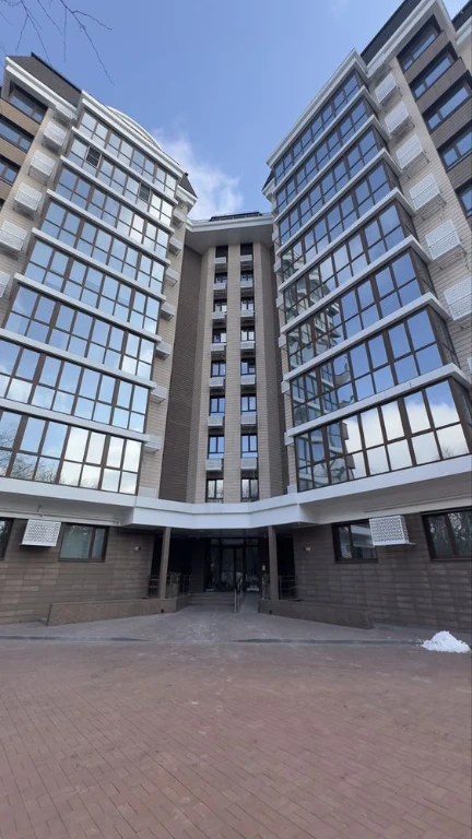 Продаж 3 кмн кв, пл. Перемоги, б.1
