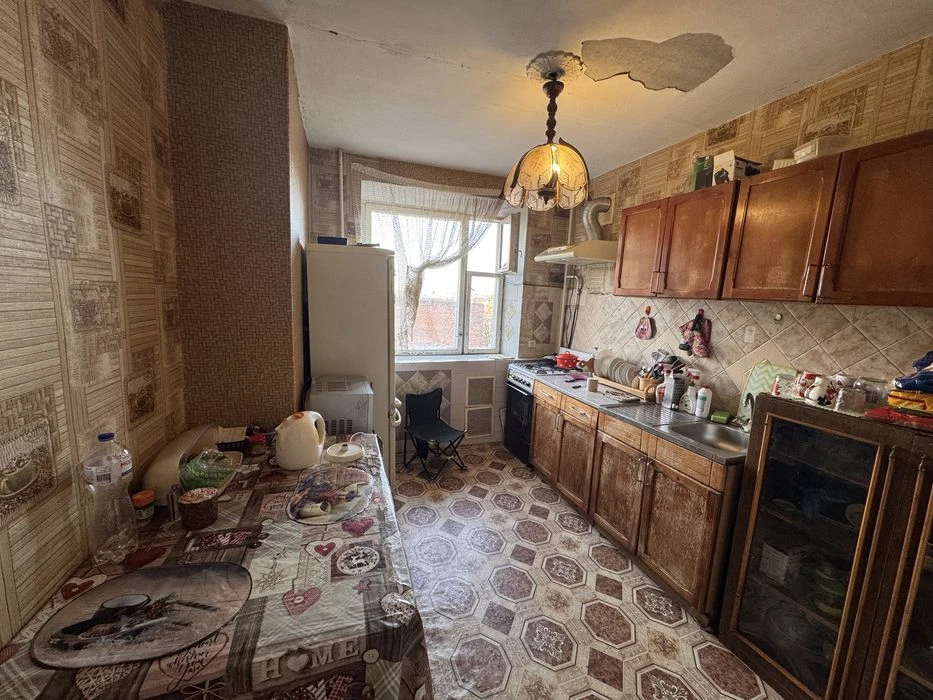 Продається 2к 65 кв.м. 2 пов. вул.Камʼянецька 259/1 Торг