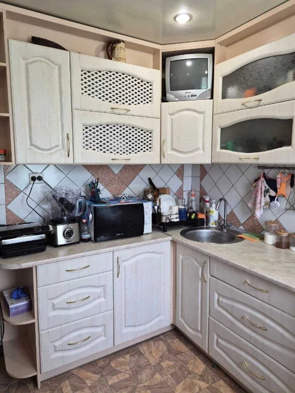 Продам 3 кімн. квартиру на Раківці. 1/9 блоч. Ремонт. 43000.