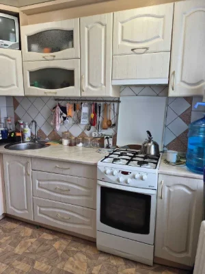 Продам 3 кімн. квартиру на Раківці. 1/9 блоч. Ремонт. 43000.