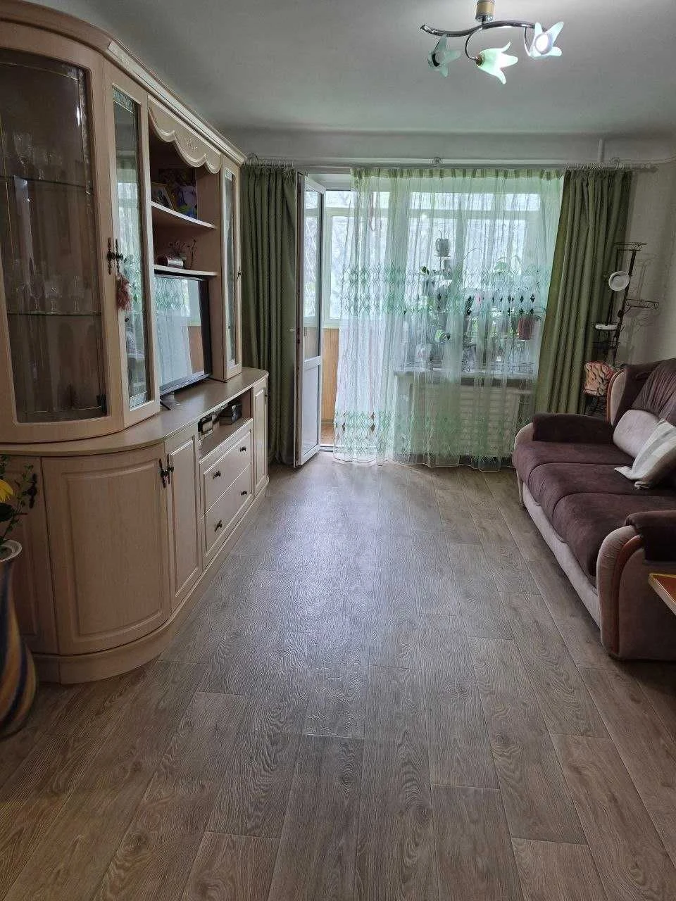 Продам 3 кімн. квартиру на Раківці. 1/9 блоч. Ремонт. 43000.