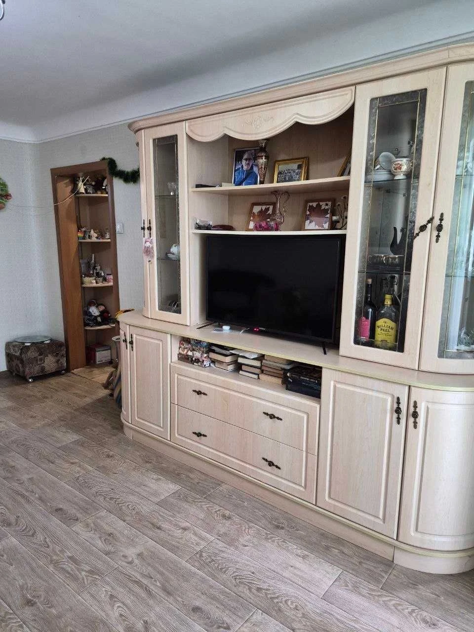 Продам 3 кімн. квартиру на Раківці. 1/9 блоч. Ремонт. 43000.