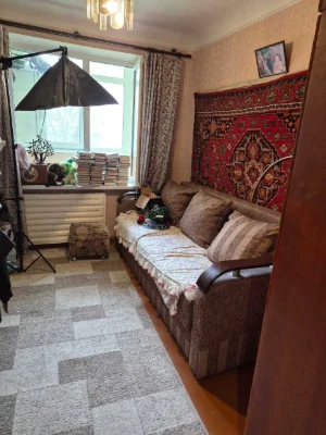 Продам 3 кімн. квартиру на Раківці. 1/9 блоч. Ремонт. 43000.