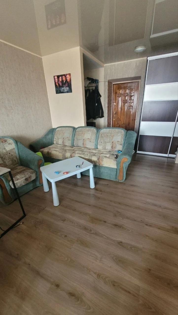 l Продається трикімнатна квартира в Нагірній частині міста