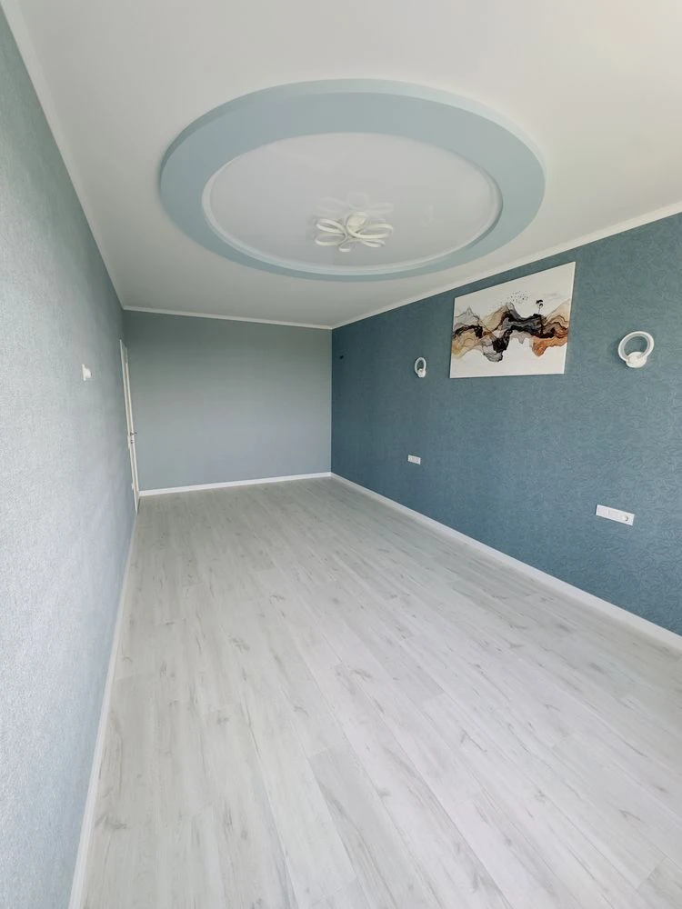Продам 3-кімн.кв. 88.10 кв.м по Університетській, завжди є с