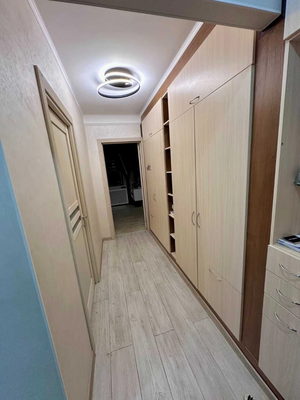 3-кімнатна квартира в центрі з дизайнерським ремонтом