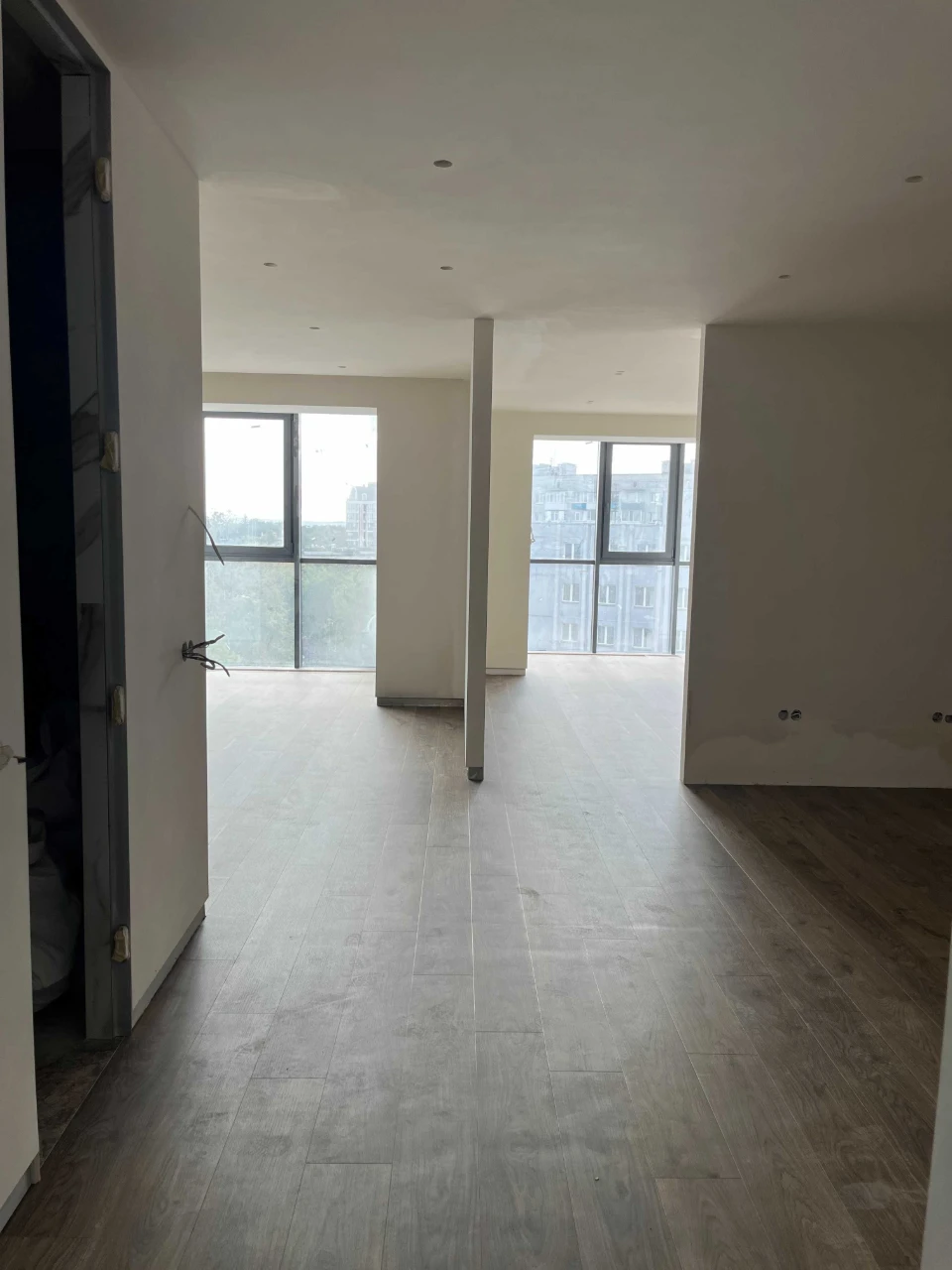 Продається простора 1-кімнатна квартира 63 м² у ЖК Oasis 1 (