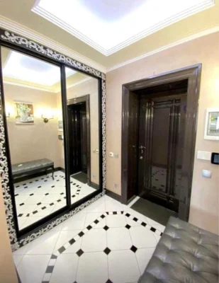 Продам 3- кімнатну квартиру  131,8 кв.м по Троіцькій, центр