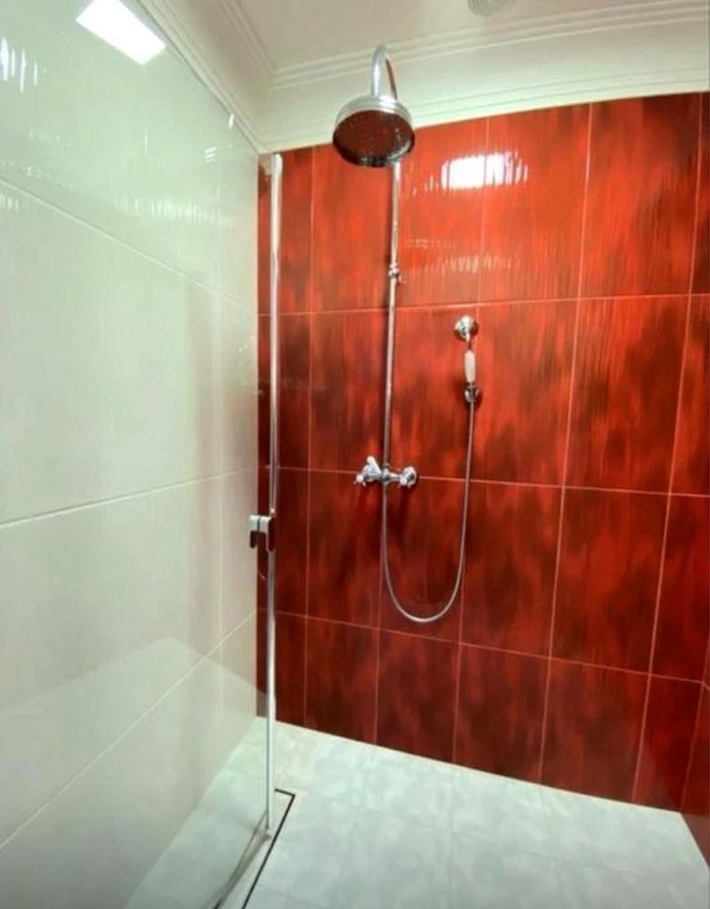 Продам 3- кімнатну квартиру  131,8 кв.м по Троіцькій, центр