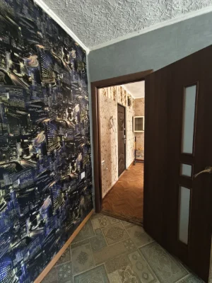 Продам дві кімнати на другому поверсі, р-н  зупинки Аврора
