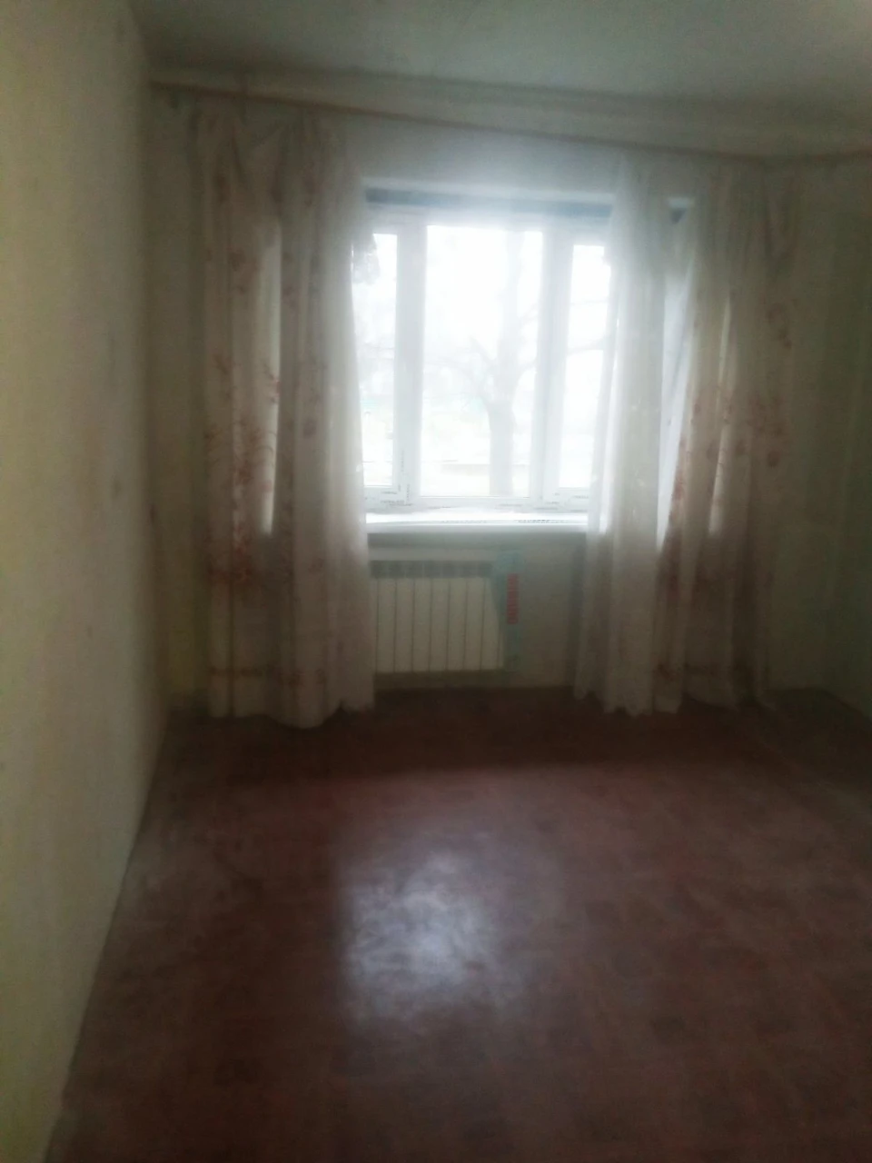 Продам 2-х комнатную квартиру в центре.
