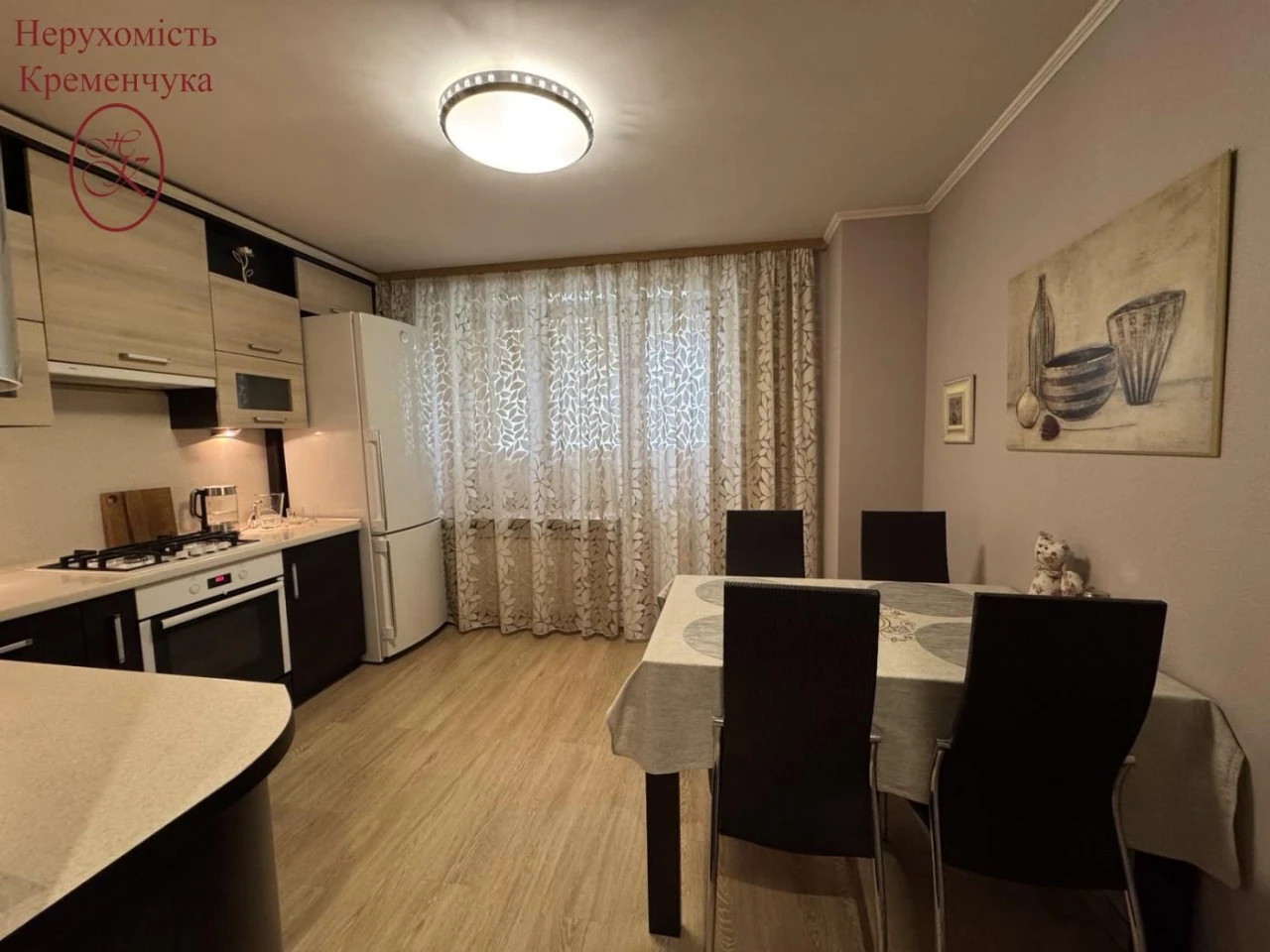 Продаж 3-х кімнатноі квартири комфорт-класу - простір, зручн