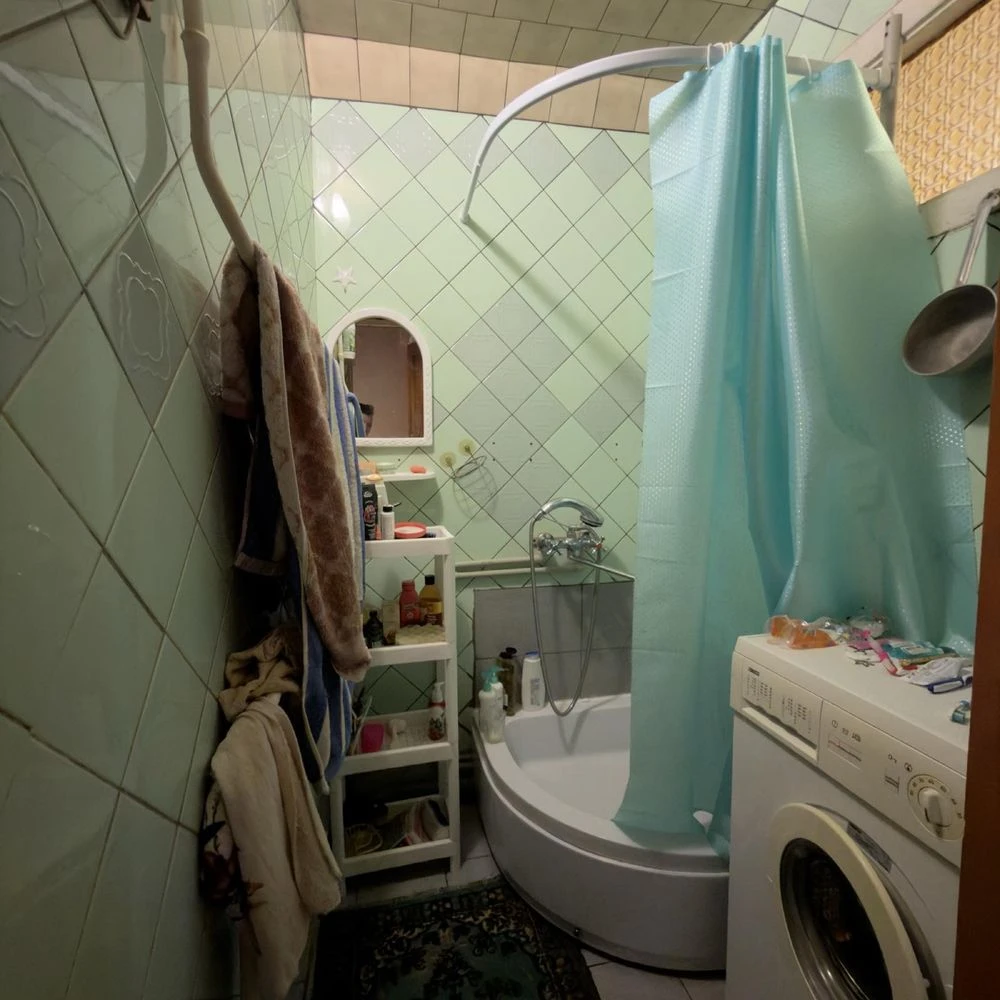 Продам 2-кімн.кв. із жилою лоджією по Миру, нагірна части, н