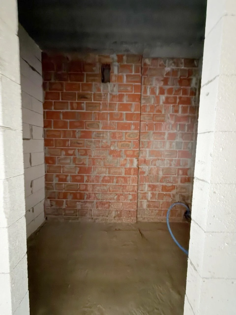 NO COMMISSION | For Sale 1-Bedroom Apartment, Unrenovated!