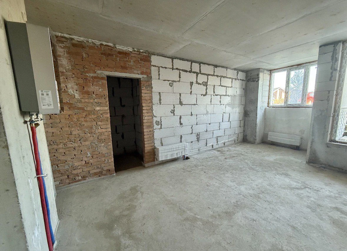 APARTMENT WITH A PRIVATE COURTYARD! 1-room apartment in a residential building, private