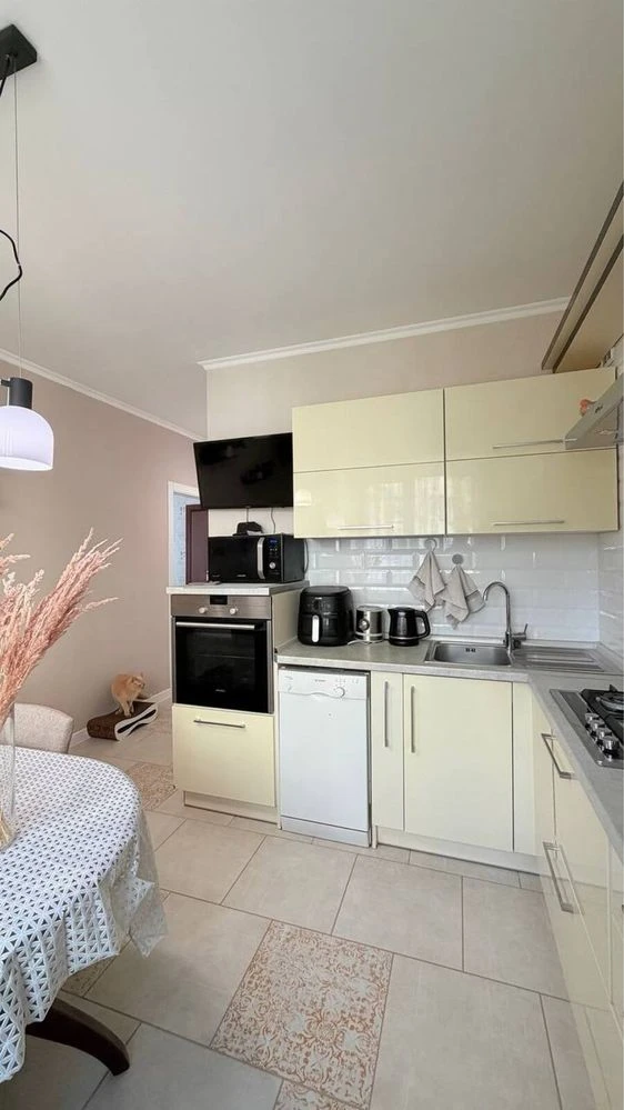 Spacious 2-bedroom apartment 74.7 sq m in Bucha, two separate rooms