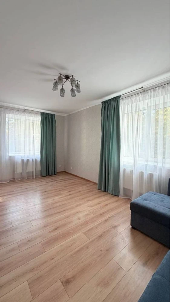 Spacious 2-bedroom apartment 74.7 sq m in Bucha, two separate rooms