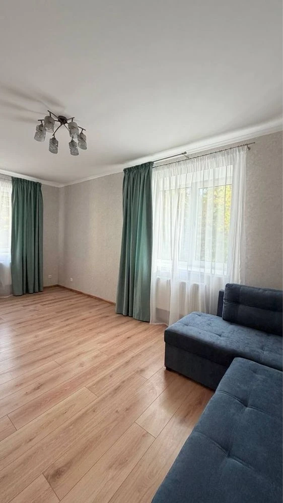Spacious 2-bedroom apartment 74.7 sq m in Bucha, two separate rooms