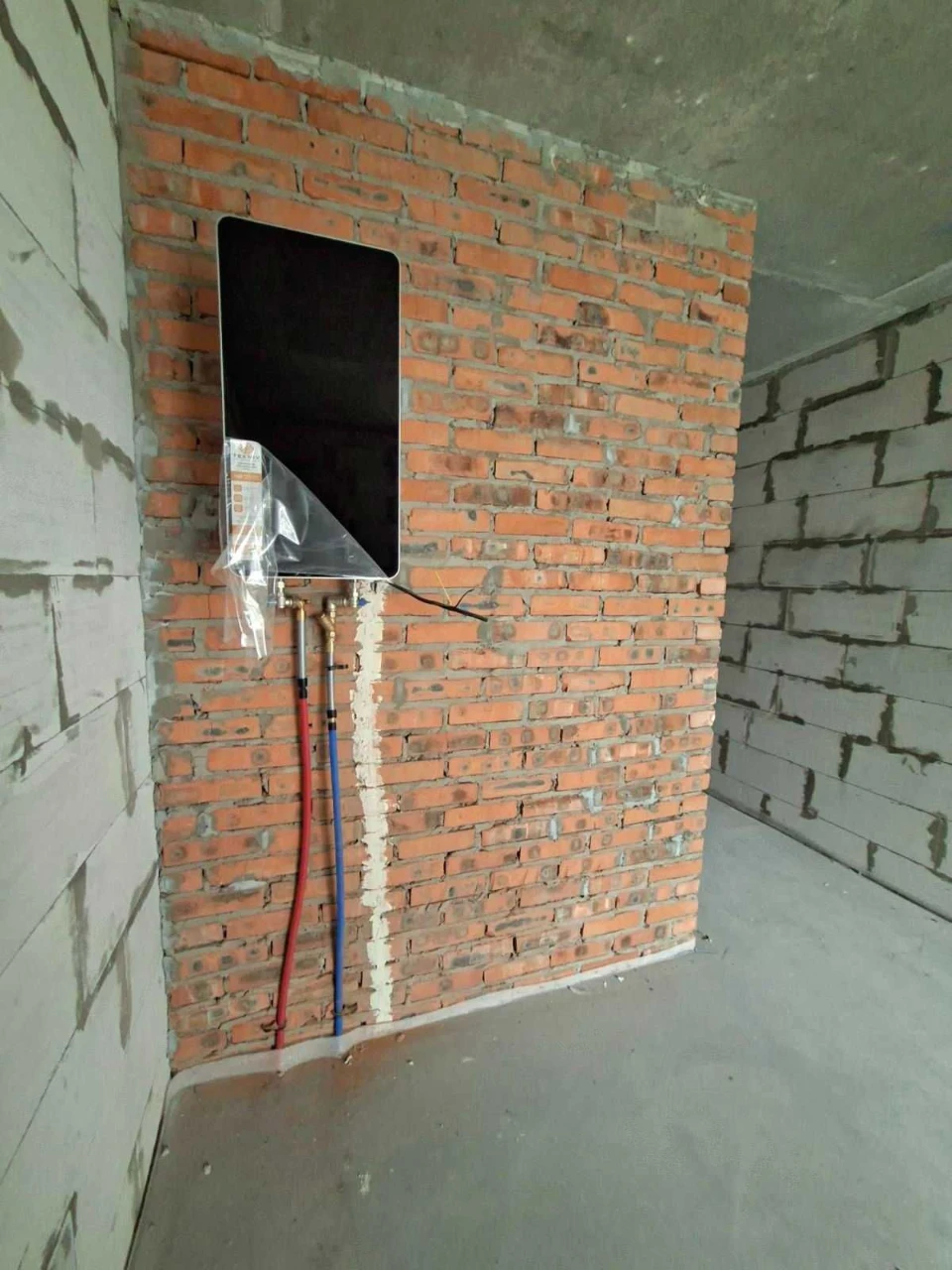 One-room apartment-studio. Bucha. Minimal furnishing.