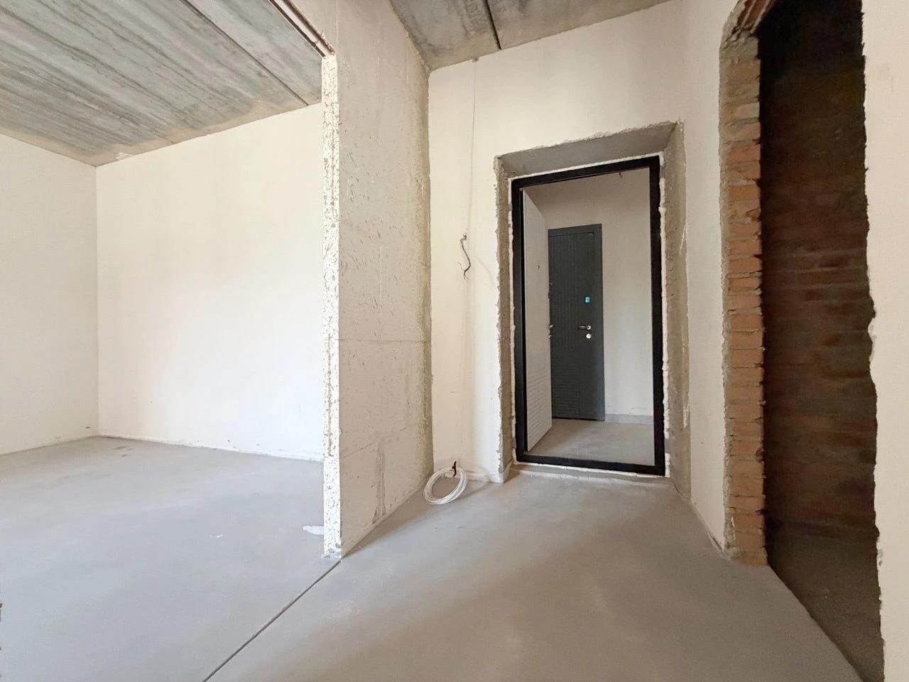 Sale of a 1-bedroom apartment in a promising location! WITH GAS