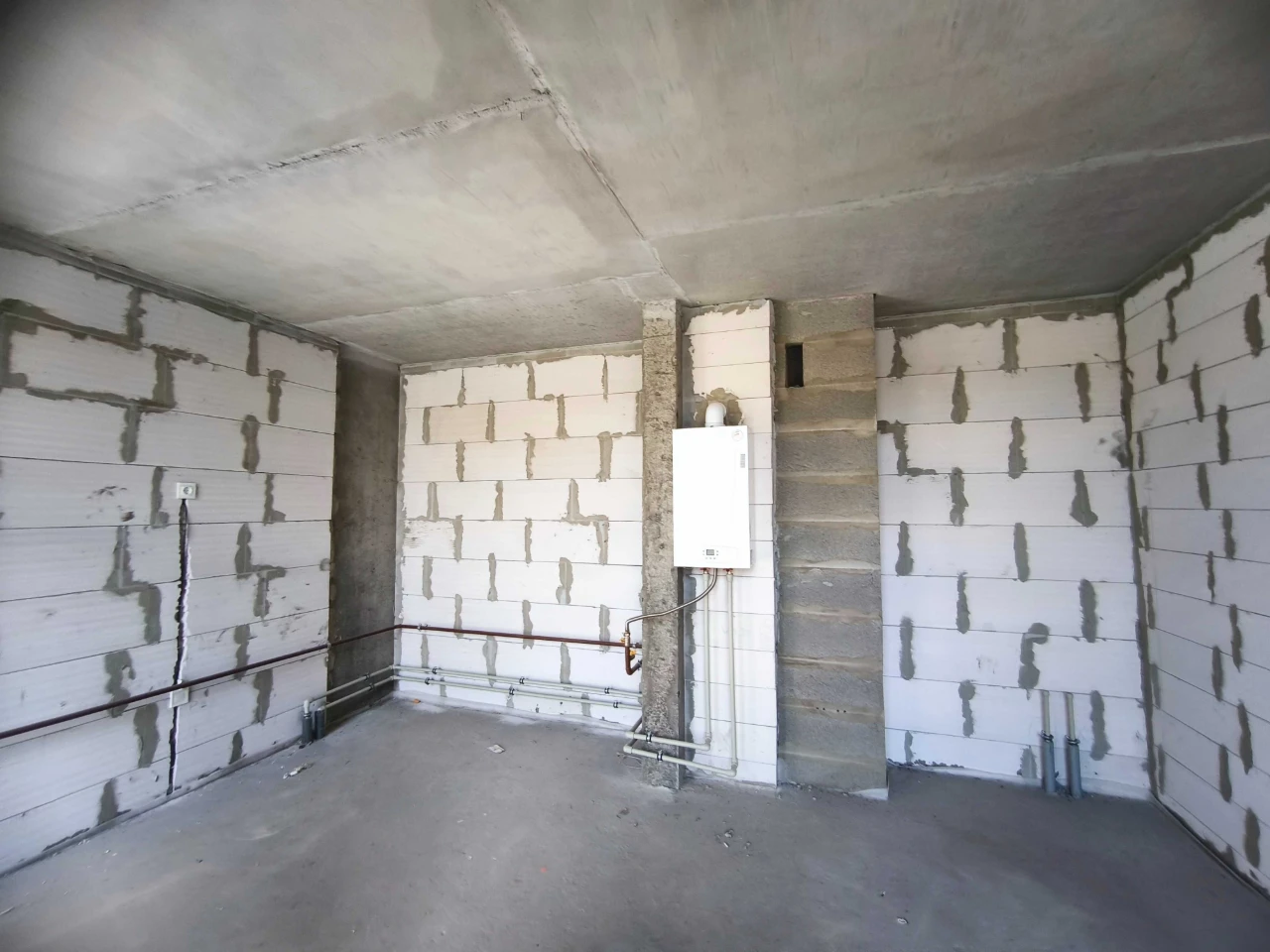 Просторная квартира 68 м² в заселенном доме. Газ. Минимальное
