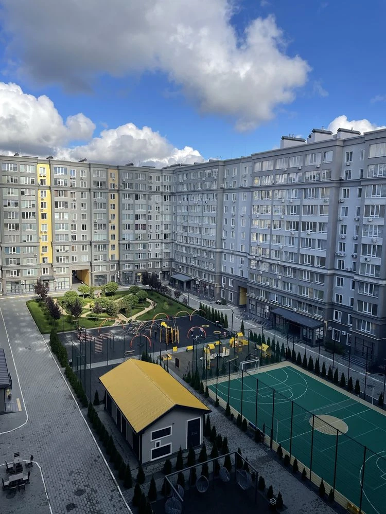 Продаж 2-кімнатної квартири (77 м2) біля озера. Розтермінування