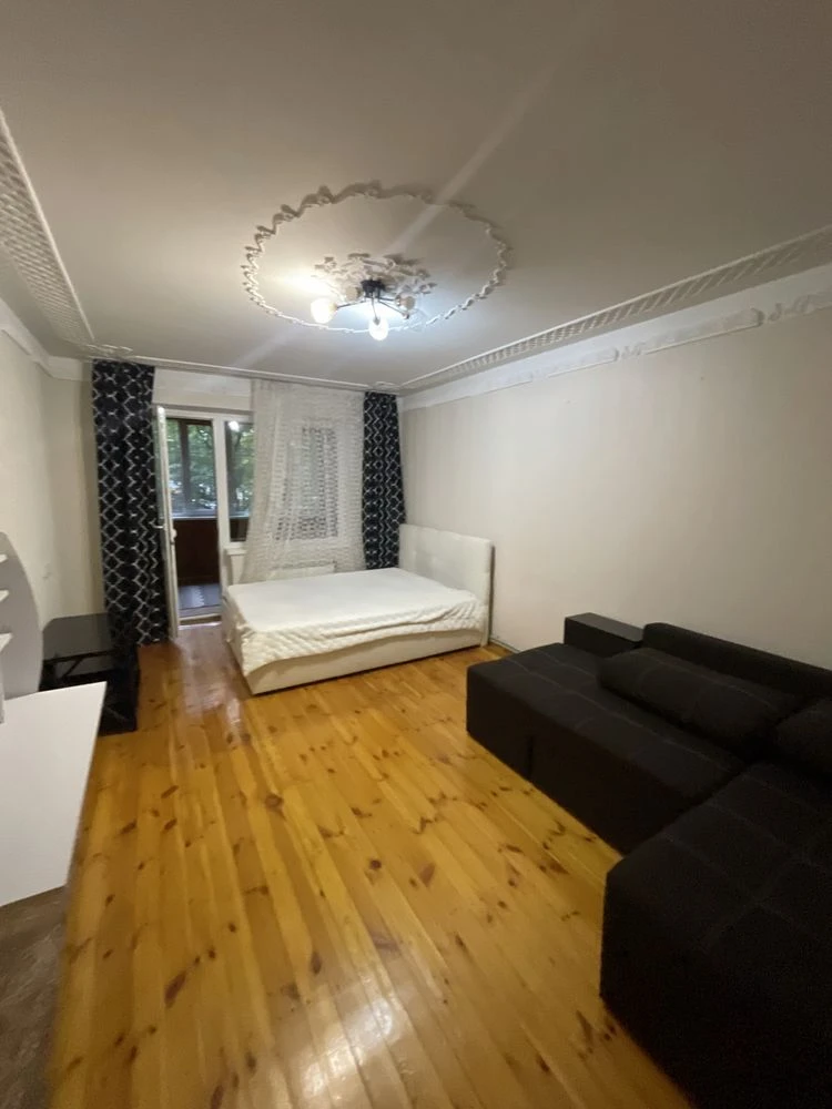 For Sale: 3-room apartment for a family, 80 sq m, 2 balconies, 2% taxes