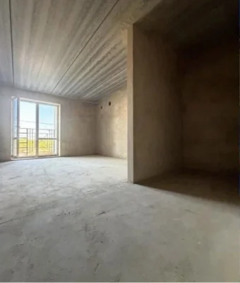 Large studio with balcony! Gas heating! There is a screed and plaster
