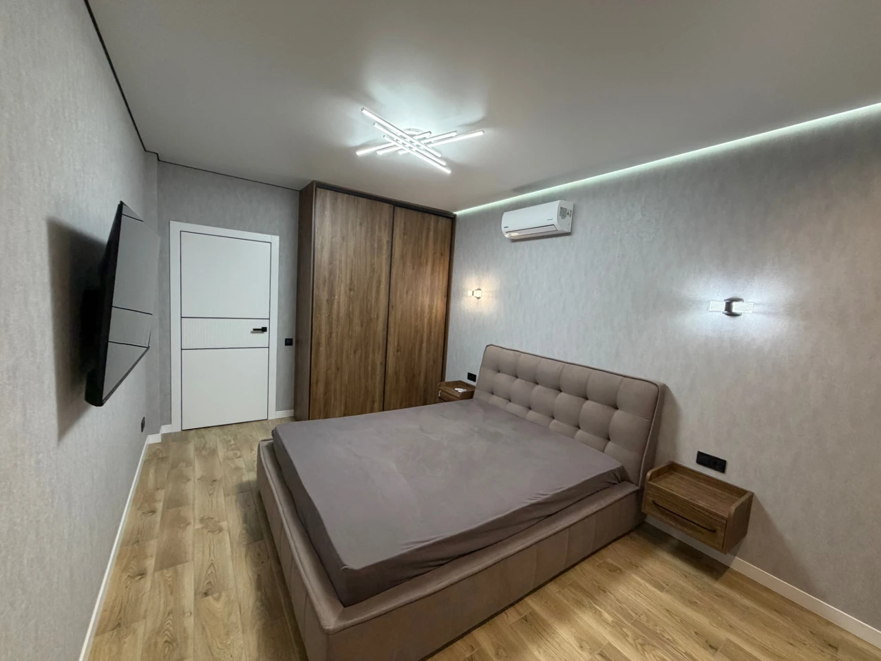 Продам свою 2-кімнатну квартиру в г. Буча, вул. Леоніда Бірюкова, 2