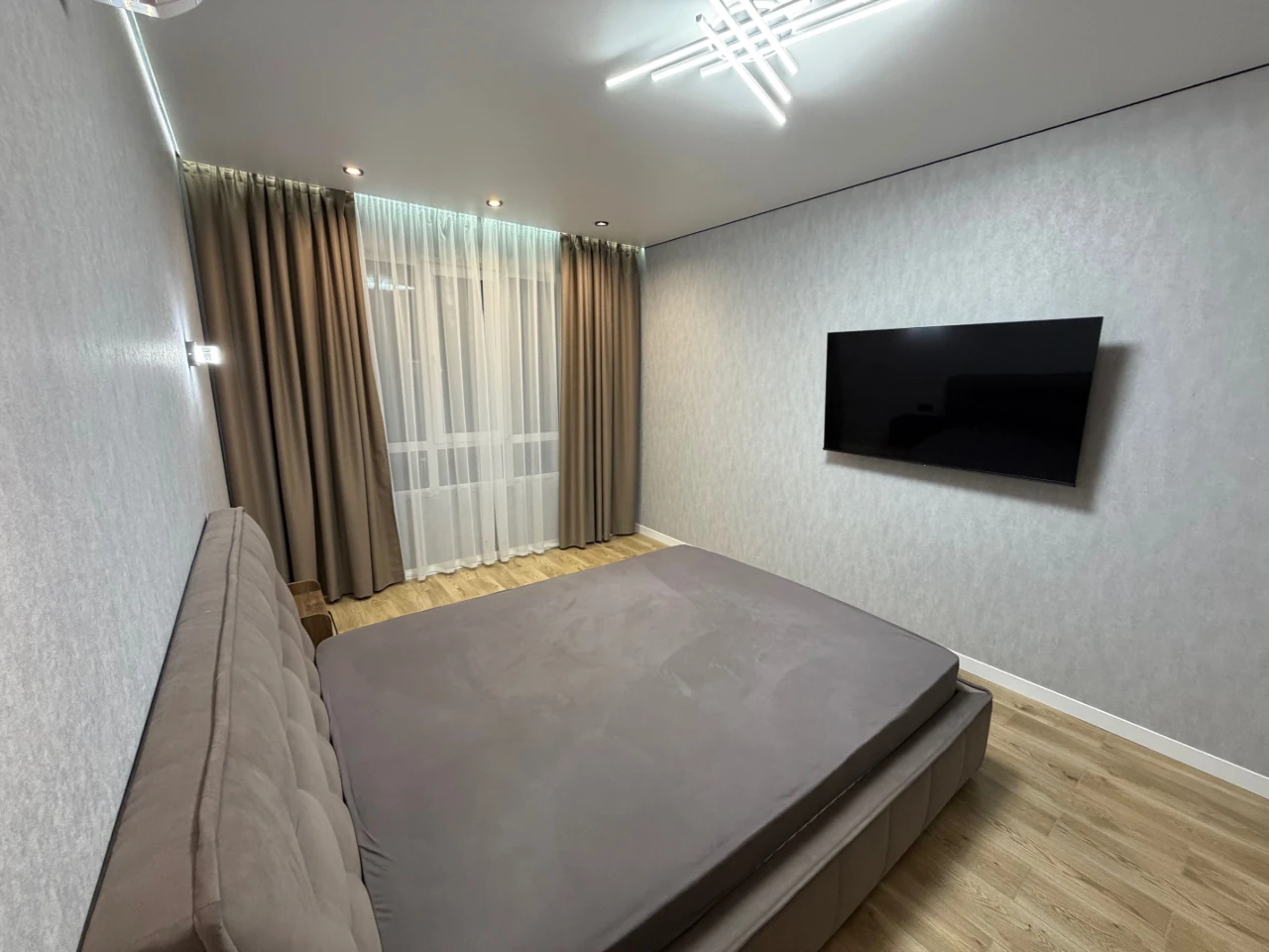 Продам свою 2-кімнатну квартиру в г. Буча, вул. Леоніда Бірюкова, 2