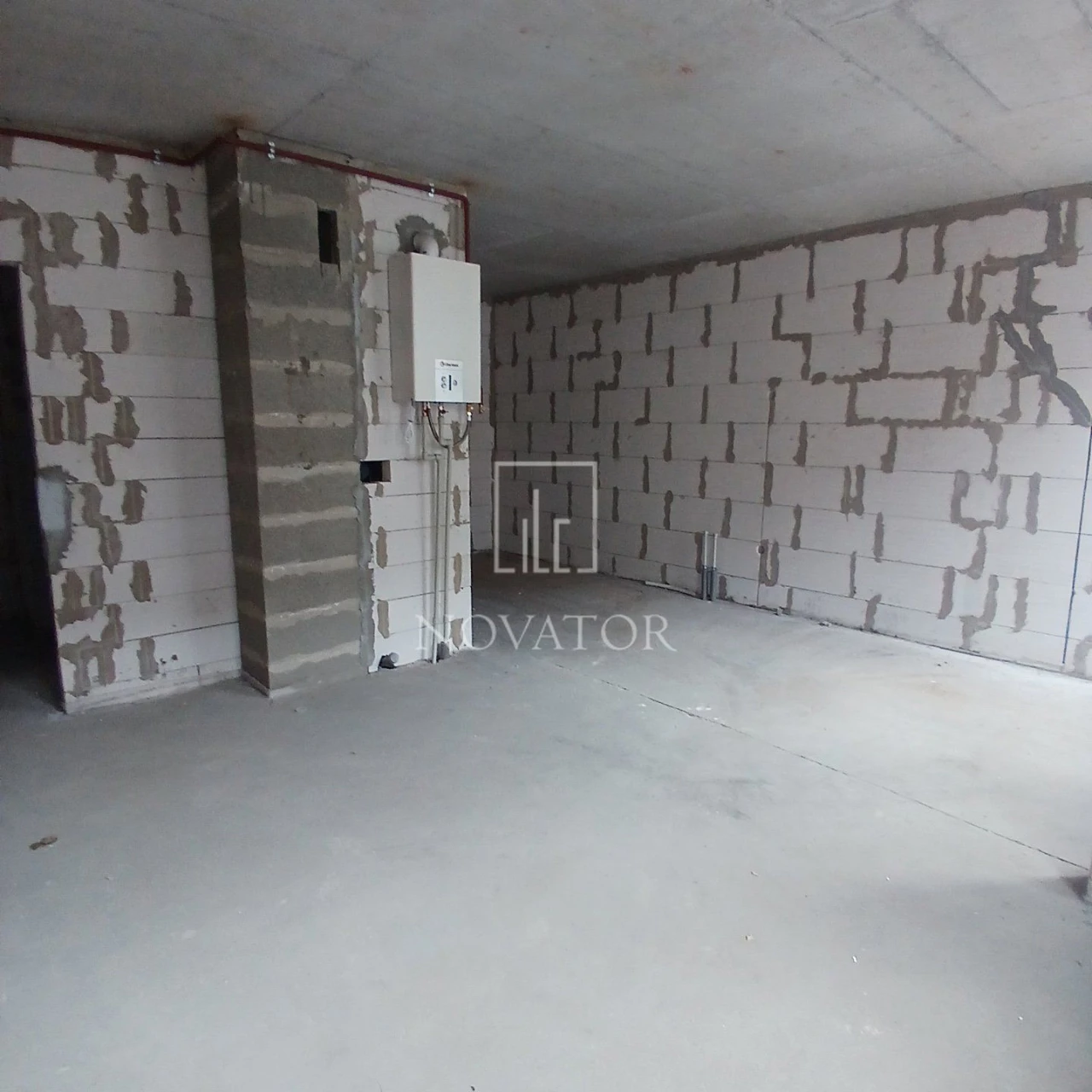 Large and spacious 1-bedroom apartment for sale! Ideal for co-living and all government programs!
