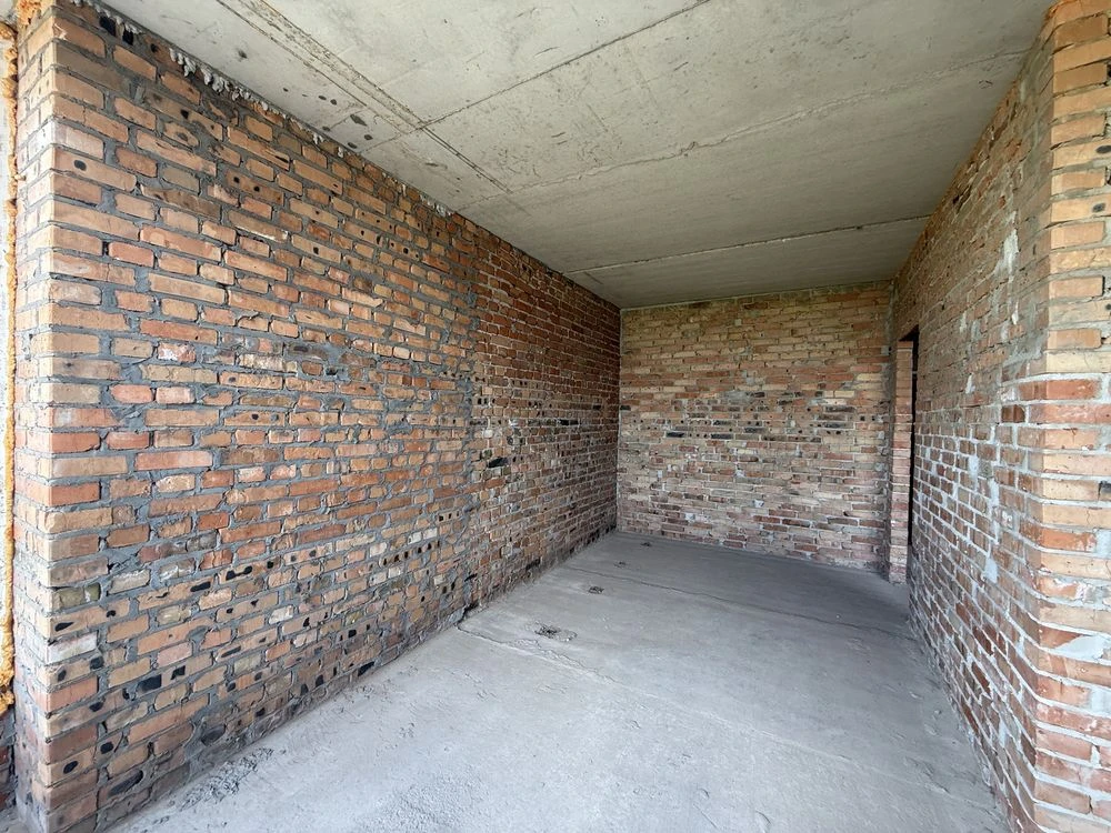 2-room apartment with gas on the 6th floor + storage room