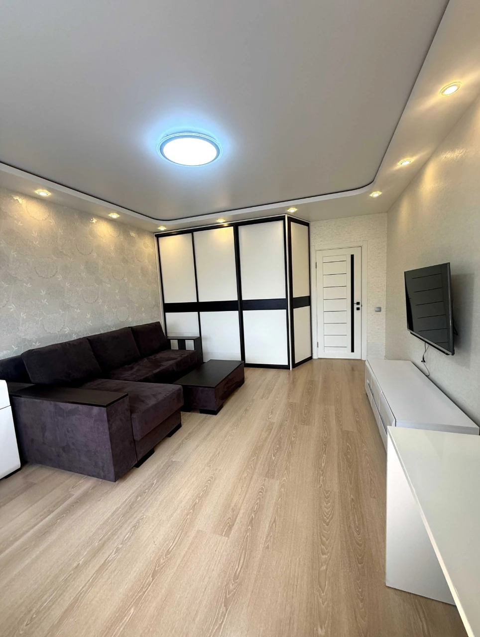 2-bedroom apartment renovated. Bucha. Minimal furnishing.