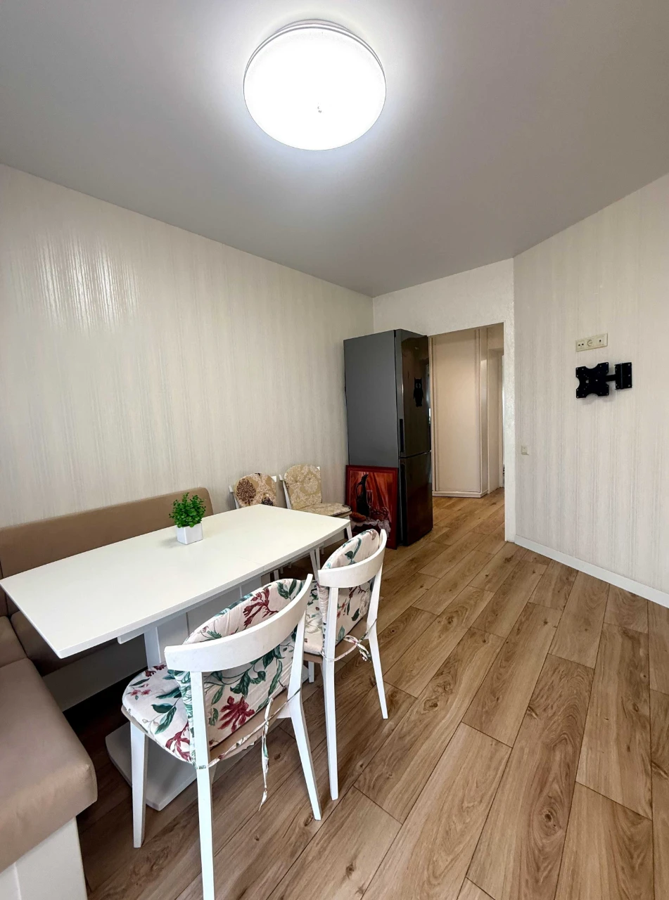 2-bedroom apartment renovated. Bucha. Minimal furnishing.